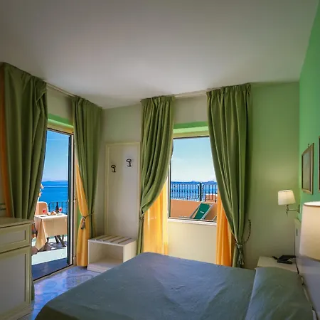 Hotel Rivamare 3*