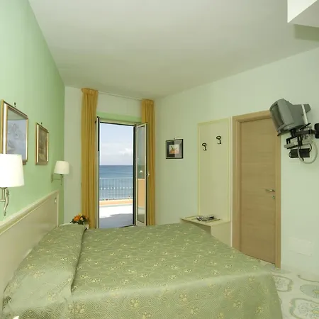 Hotel Rivamare 3*